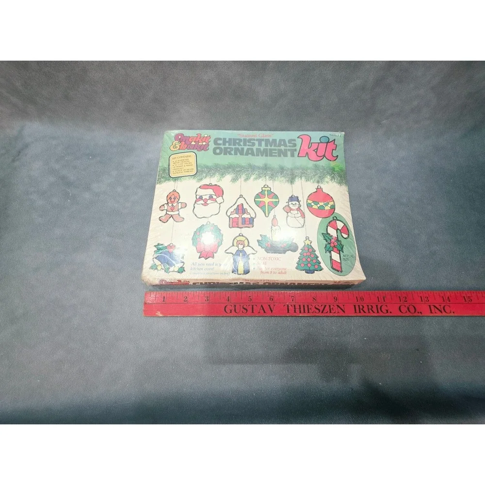 Vintage 1978 Makit & Bakit Stained Glass Christmas Ornament Kit Quincrafts 250